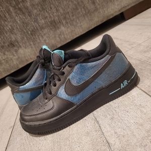 Nike Air Force 1 Size 6 (youth) UK Size 5.5 Condition : Used in Excellent Cond